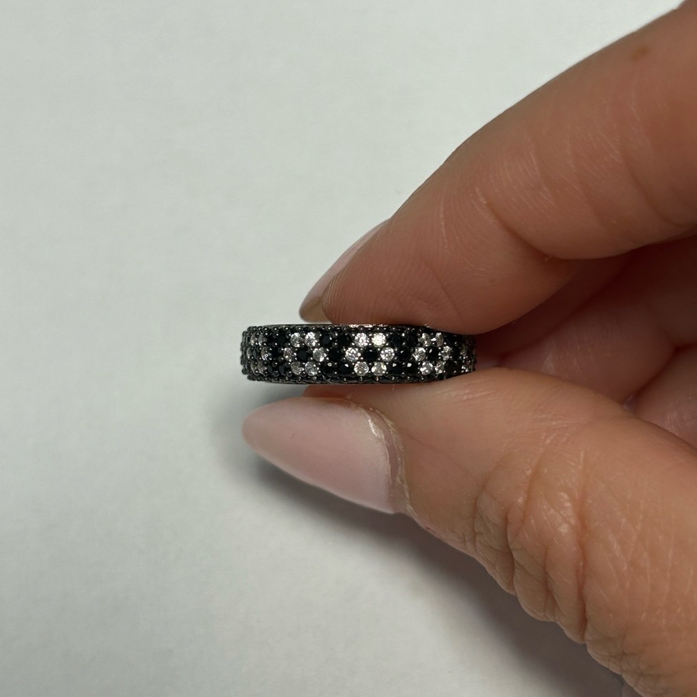 Suzy Levian Sterling Silver Black White CZ Floral Ring NWT